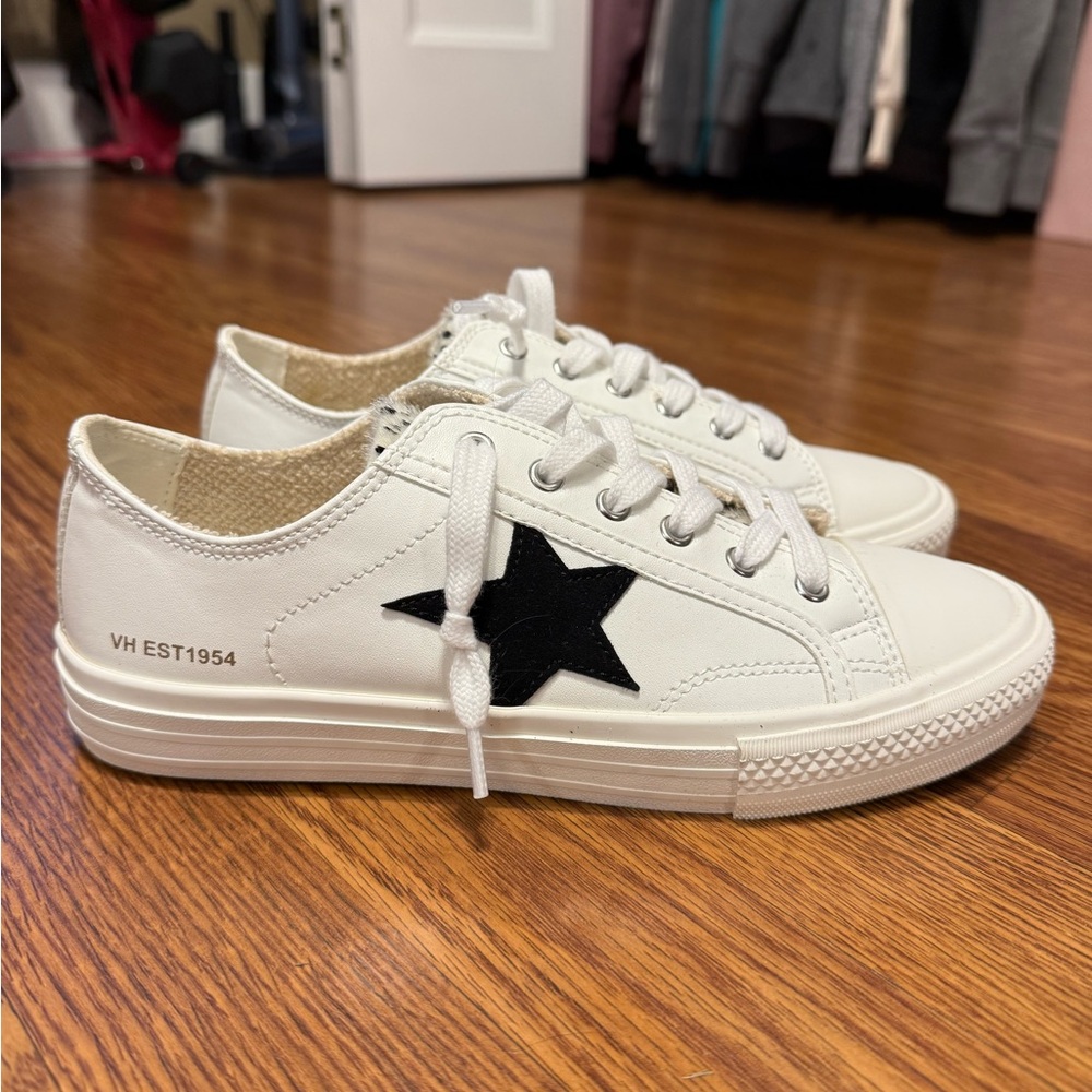 Vintage Havana white leather shoes with black star and cheetah tongue